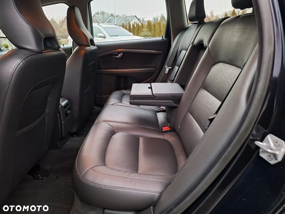 Volvo V70 D3 Momentum - 24