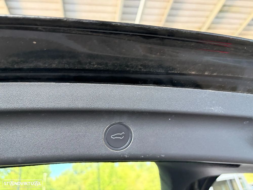 Tesla Model Y Long Range Dual Motor AWD - 14