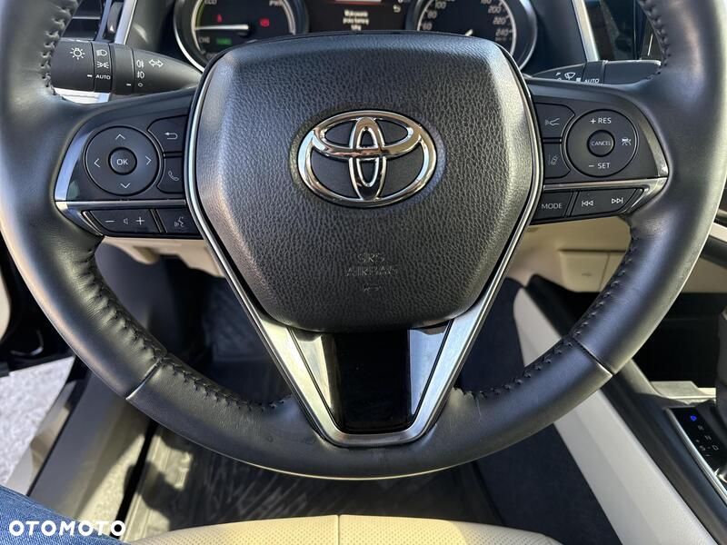 Toyota Camry 2.5 Hybrid Executive CVT - 14