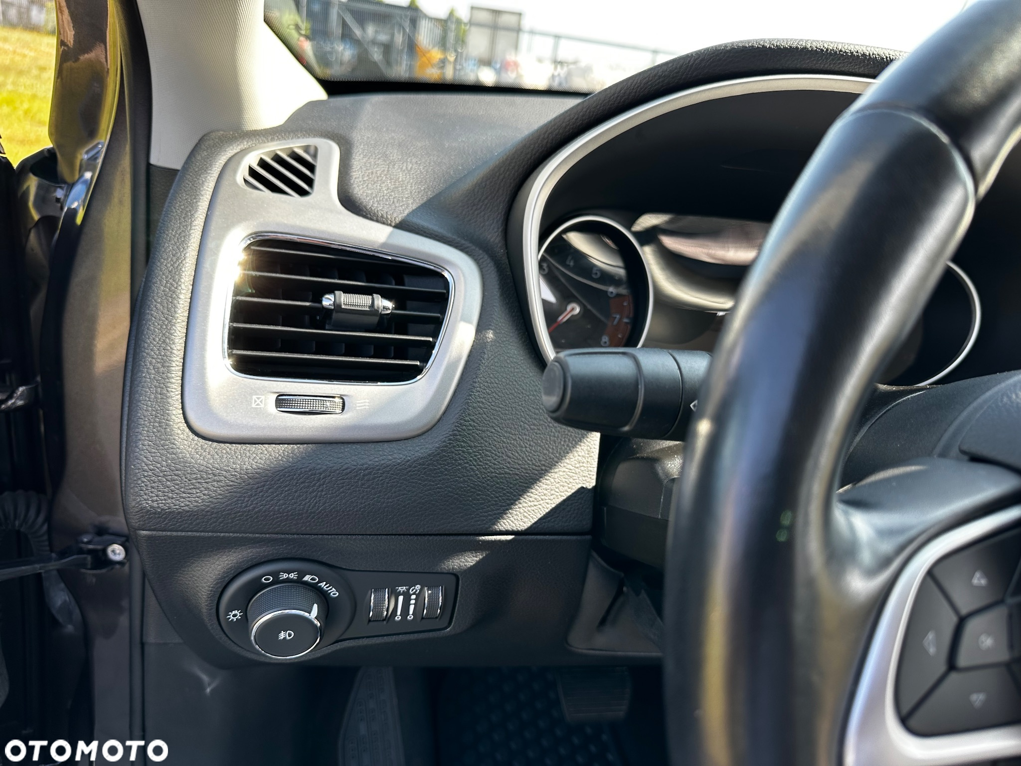 Jeep Compass - 12