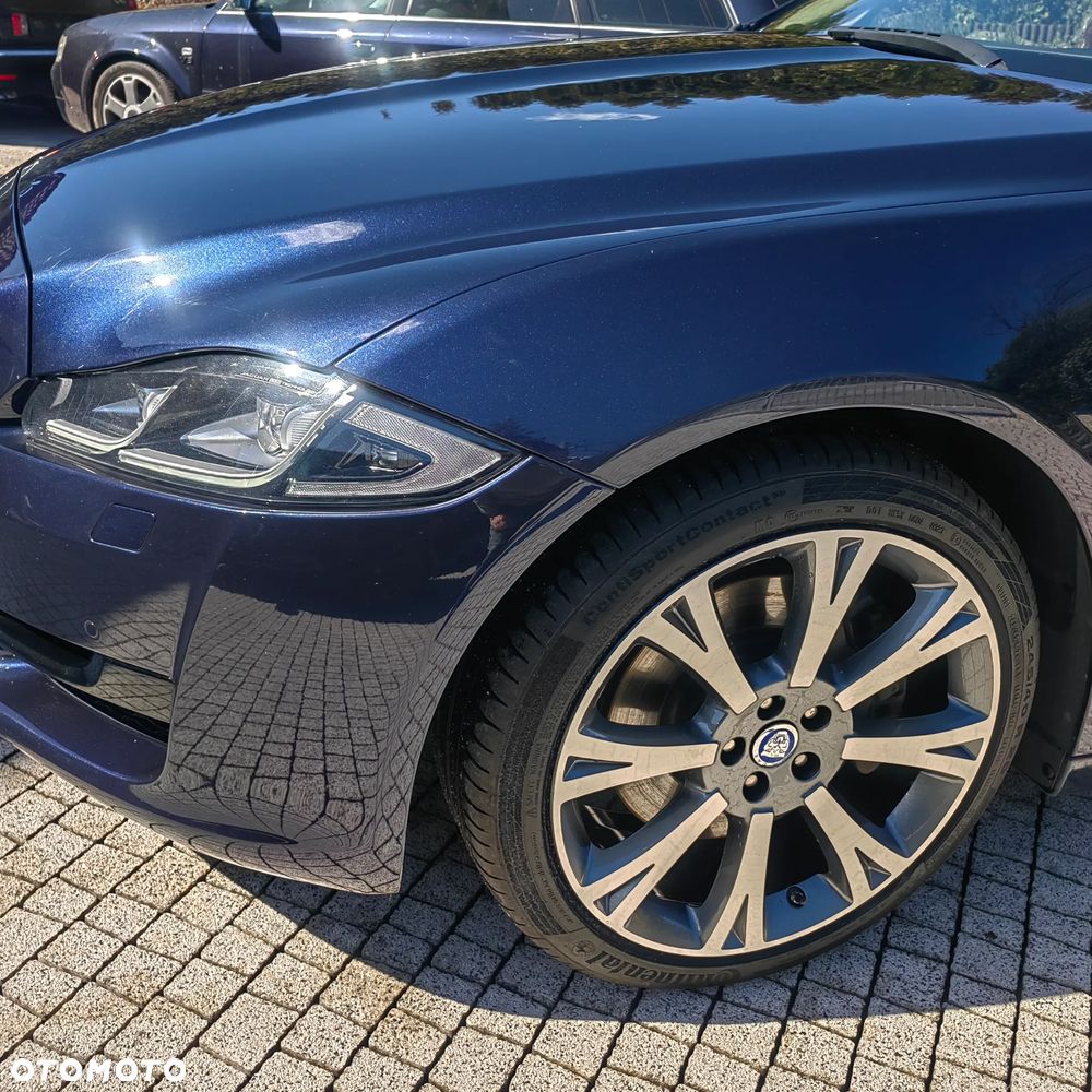 Jaguar XJ 3.0 D V6 Premium Luxury - 11