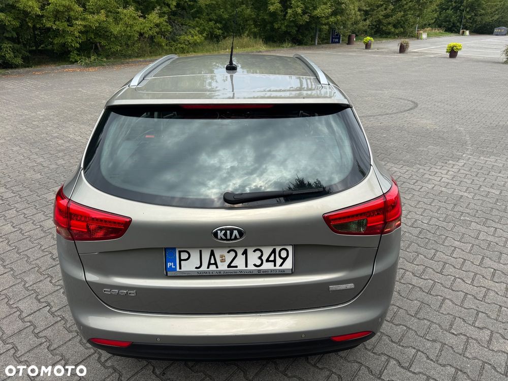 Kia Ceed 1.6 GDI Business Line - 12
