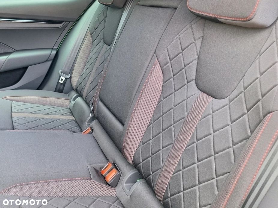 Skoda Octavia 2.0 TSI RS DSG - 12