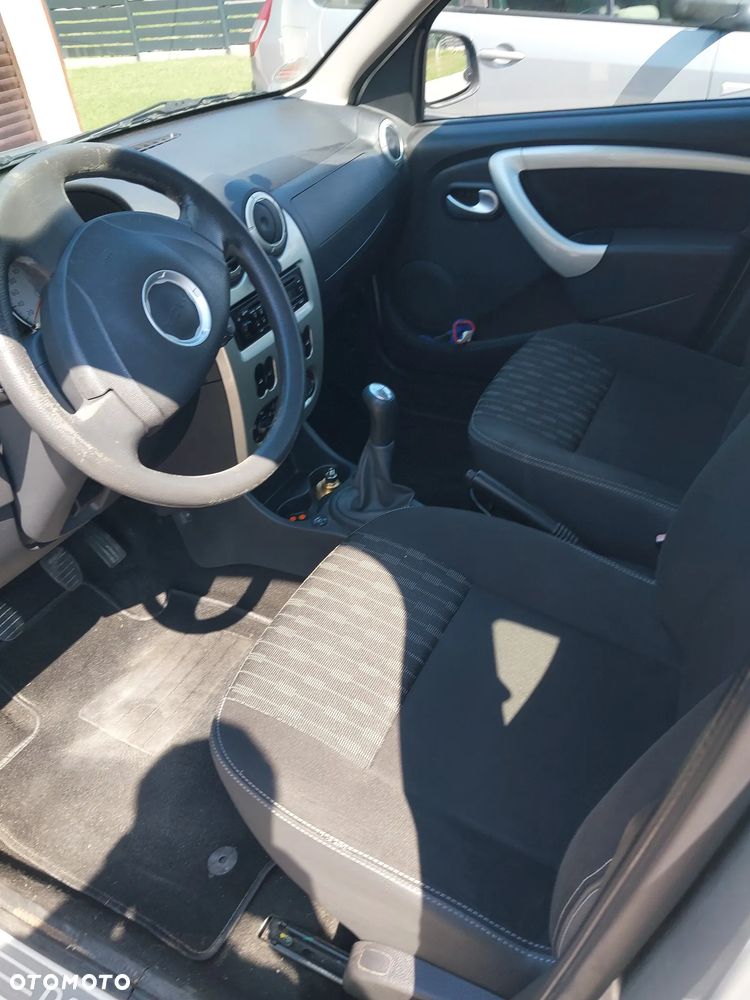 Dacia Sandero 1.2 16V 75 Laureate - 12