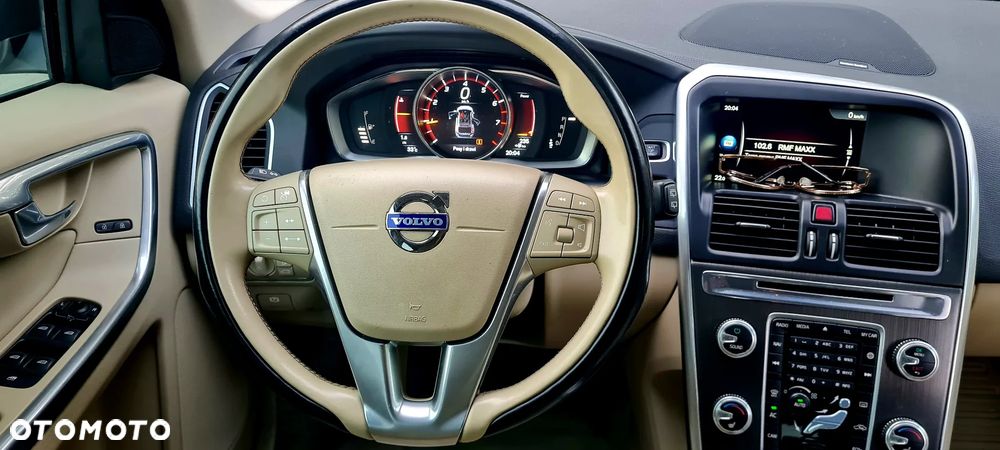 Volvo XC 60 T5 Drive-E Ocean Race - 24