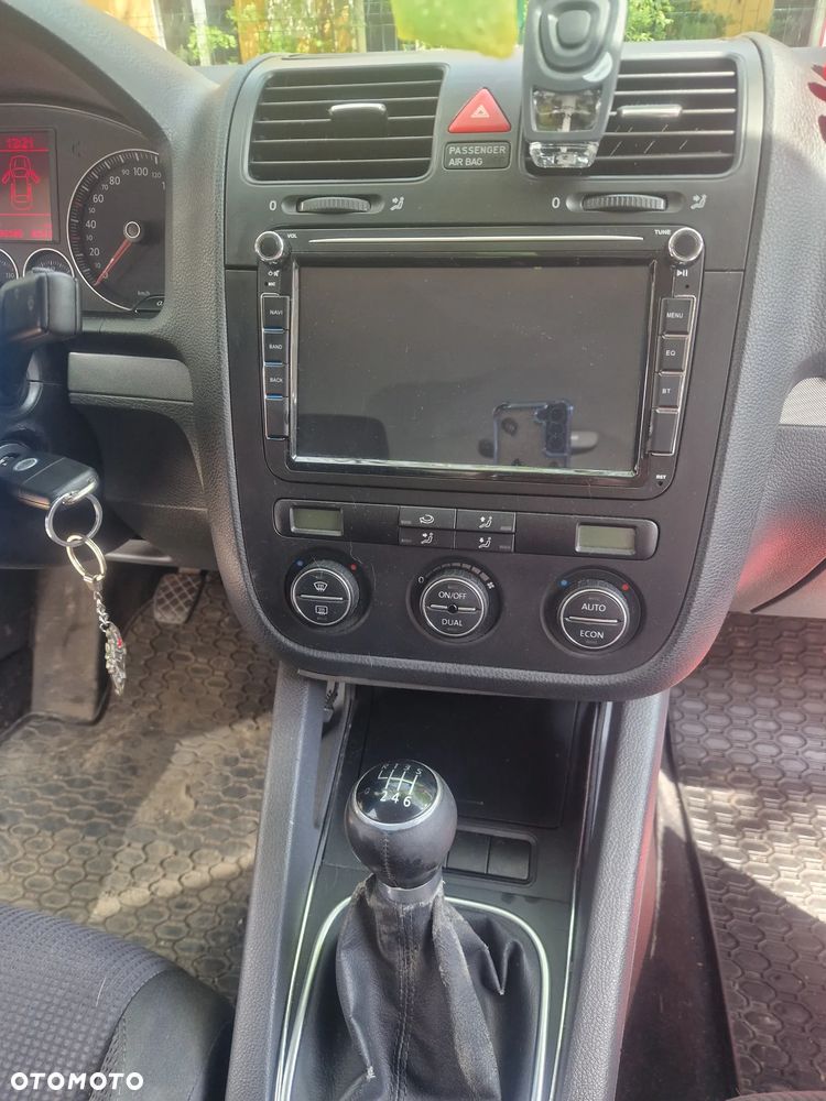 Volkswagen Jetta 1.6 FSI Comfortline - 19