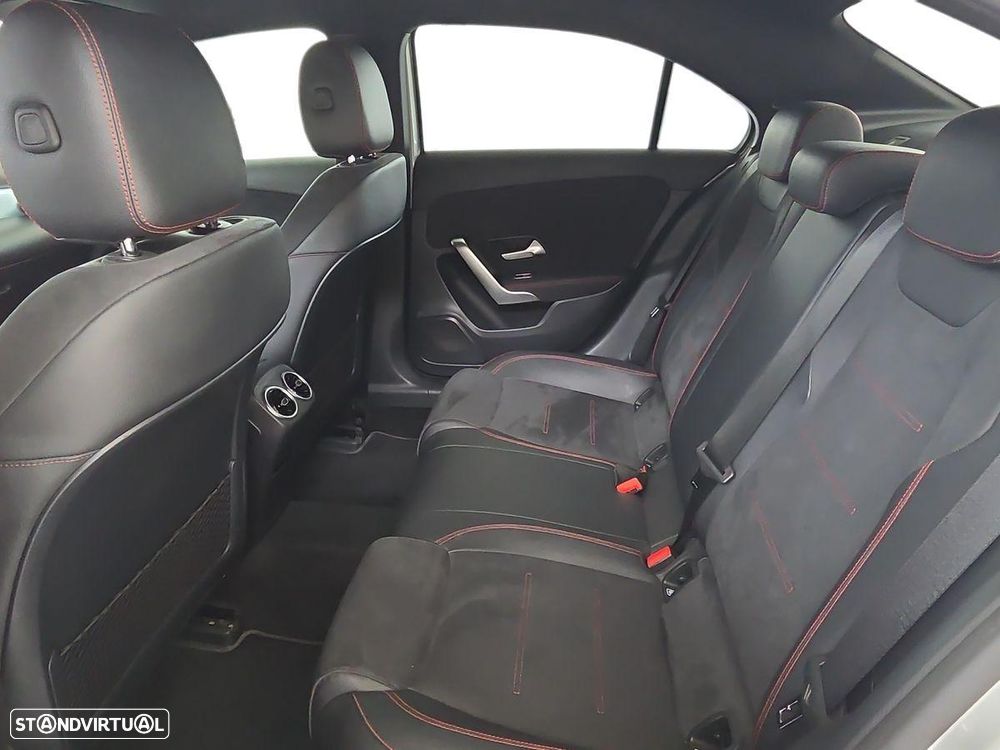 Mercedes-Benz A 180 Limousine d AMG Line Aut. - 23