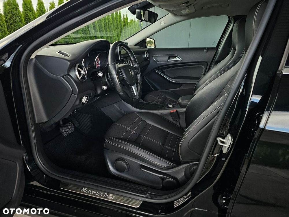 Mercedes-Benz GLA - 14