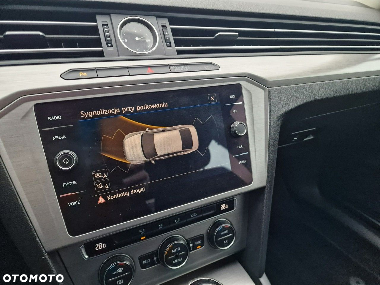 Volkswagen Passat - 30