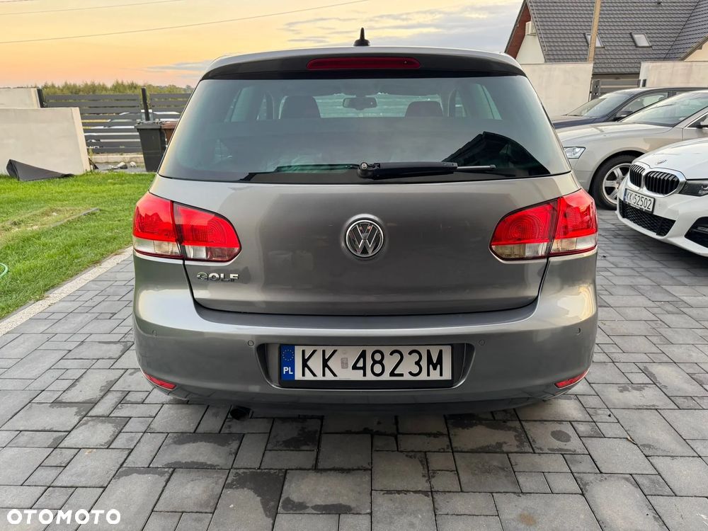 Volkswagen Golf - 6
