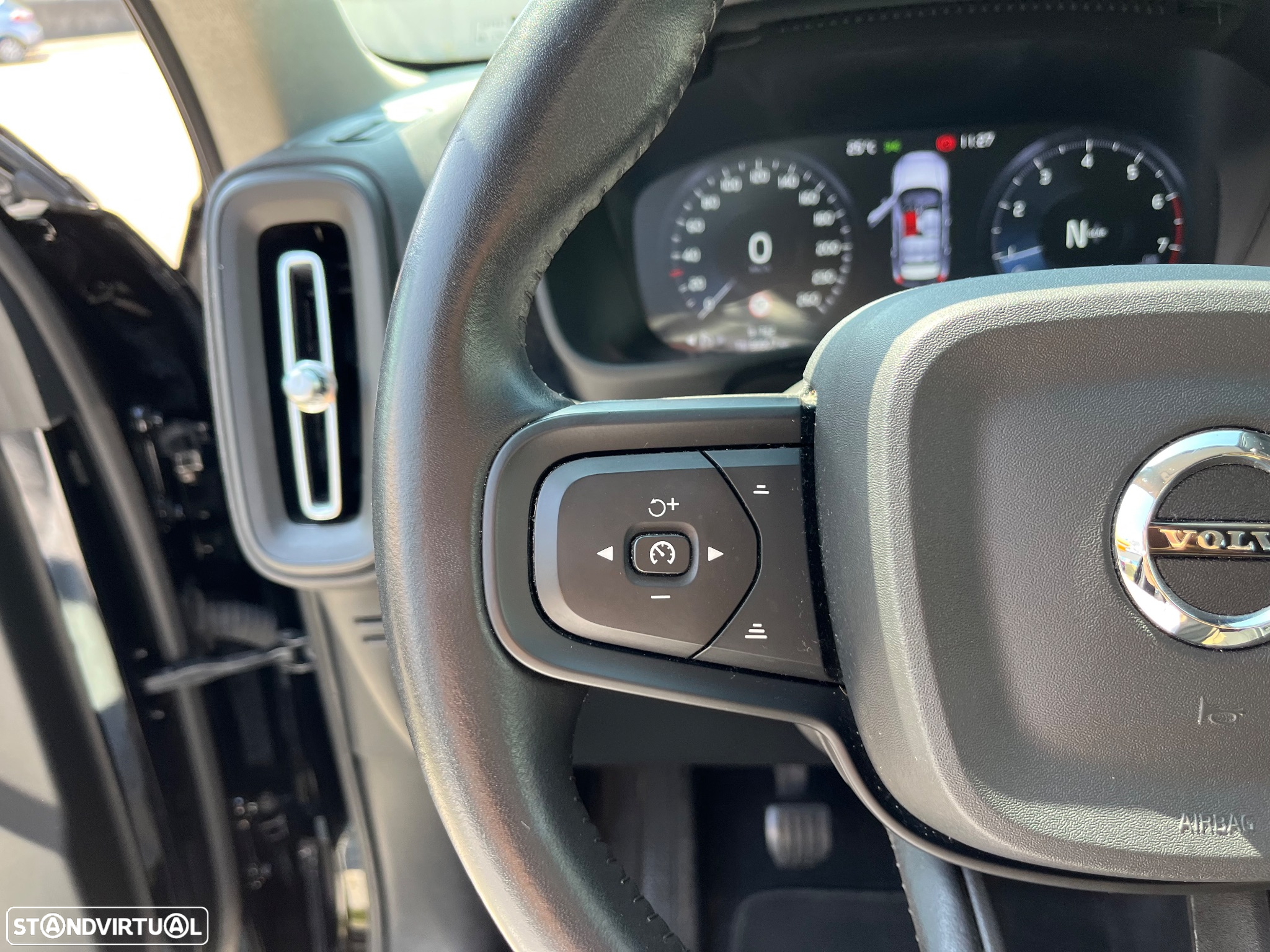 Volvo XC 40 1.5 T2 Momentum Plus - 25
