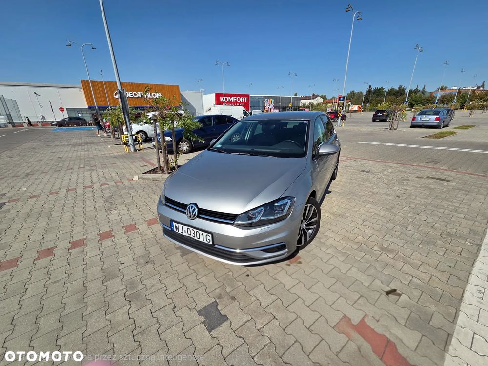 Volkswagen Golf - 1