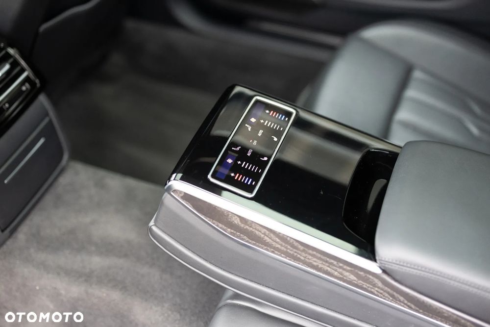 Audi A8 L 55 TFSI mHEV Quattro Tiptr - 12