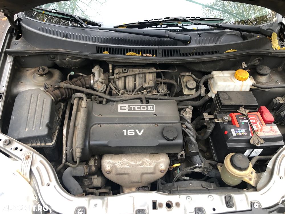 Dezmembrez Chevrolet Aveo gri argintiu 2007 1,4 benzina - 13