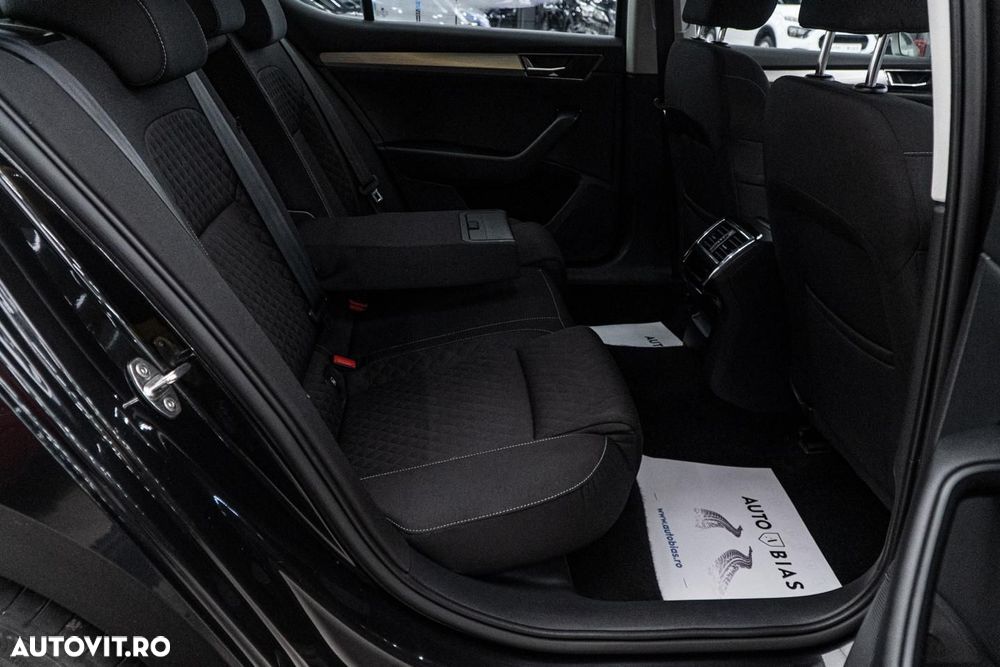 Skoda Superb 2.0 TDI DSG Style - 9