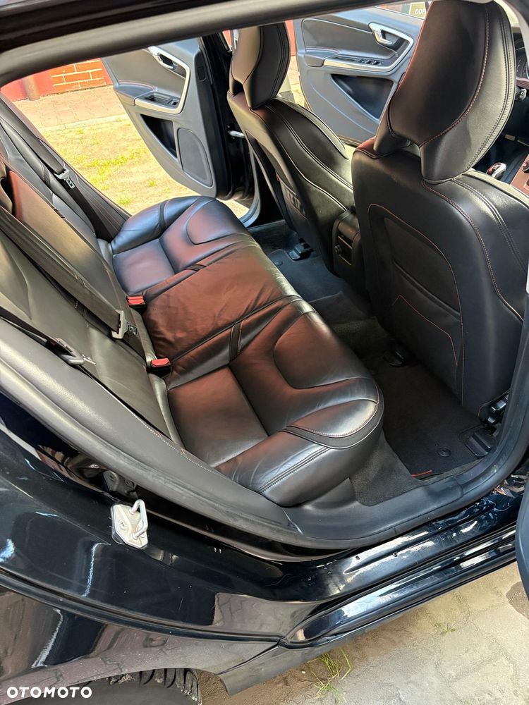 Volvo V60 D4 Ocean Race - 13