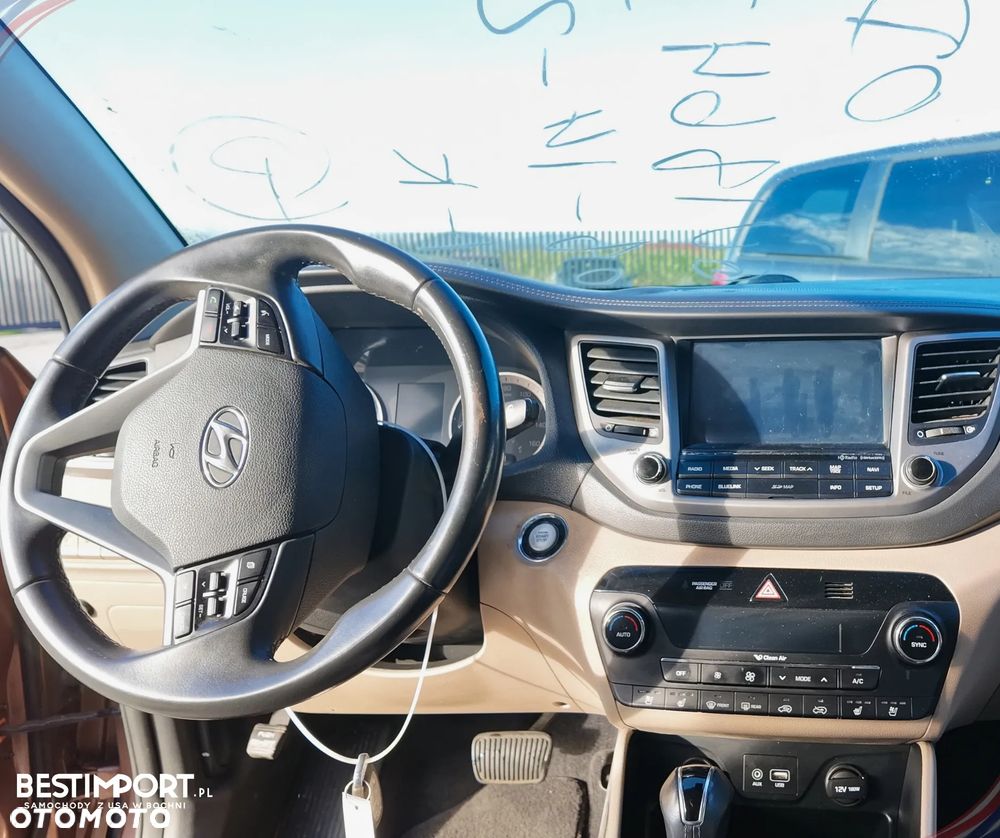 Hyundai Tucson - 11