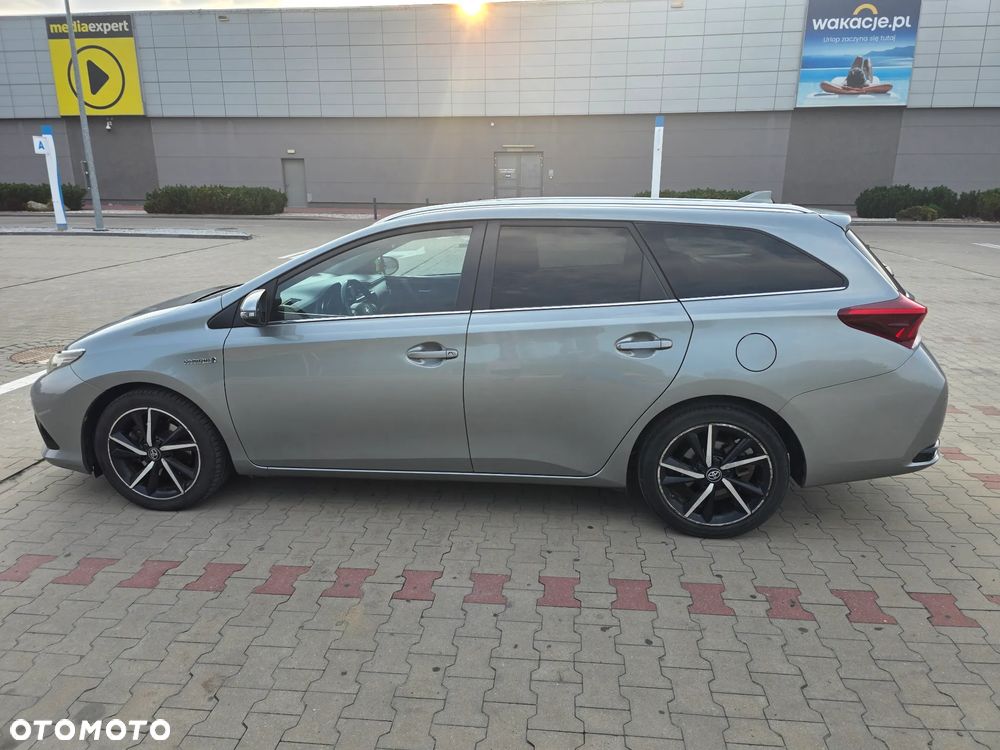 Toyota Auris 2017 photo 2