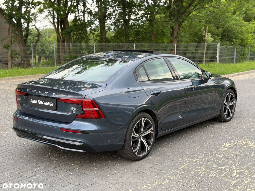 Volvo S60 B5 B AWD Ultimate Dark - 4