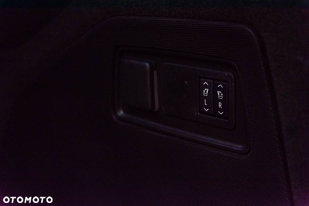 Cadillac Escalade - 7