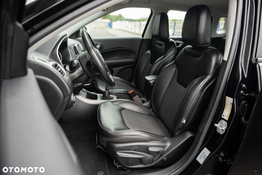 Jeep Compass 1.4 TMair Longitude FWD S&S - 24