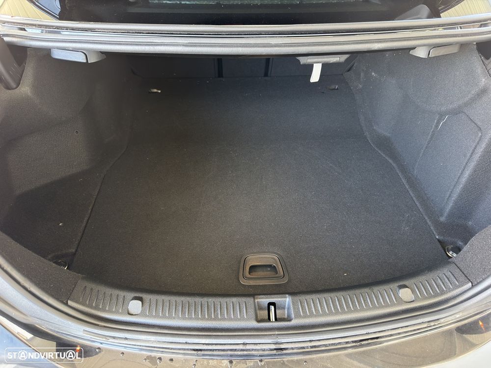 Mercedes-Benz E 220 d AMG Line - 15