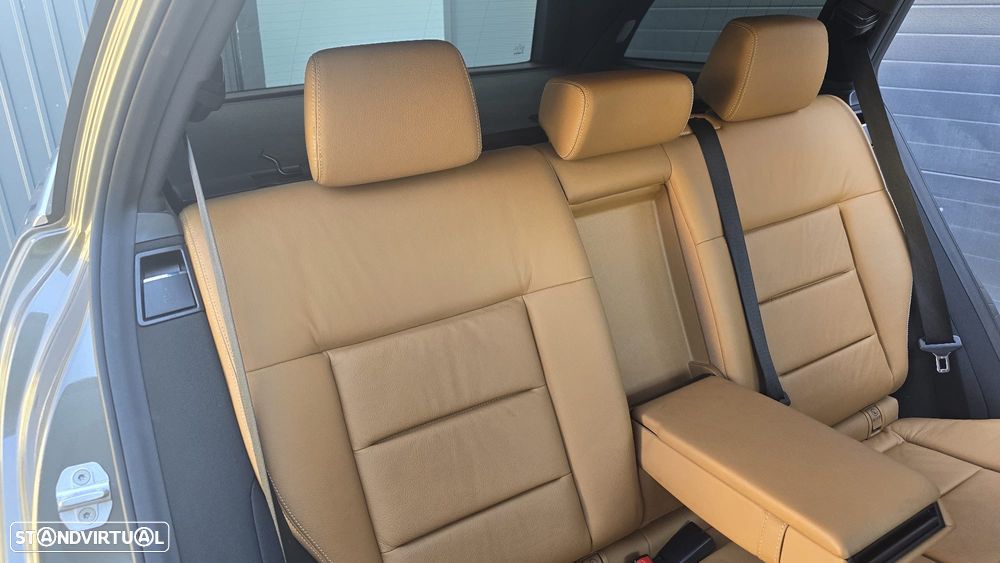 Mercedes-Benz E 300 Bluetec Hybrid Avantgarde - 17