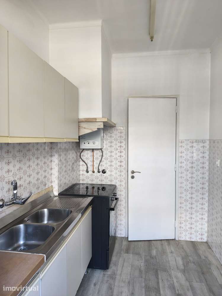 T2 Linda-a-Velha, Zona dos Correios, Muito Bem Conservado, Varanda. - Grande imagem: 4/29