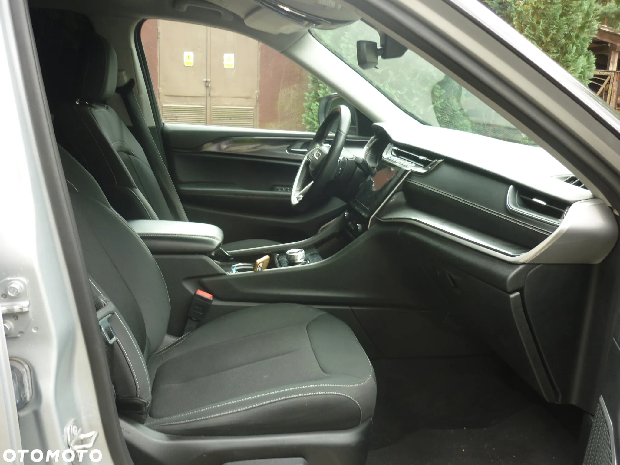 Jeep Grand Cherokee - 11