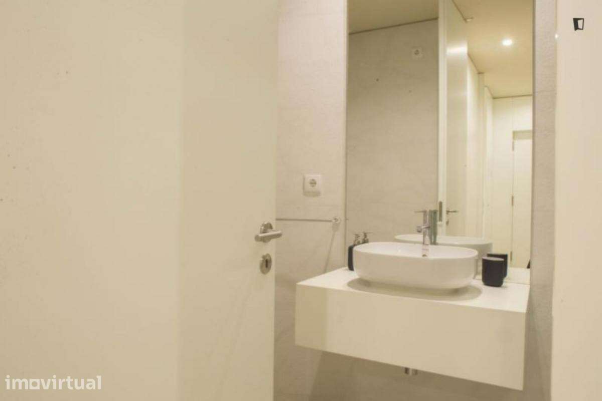 Quarto - localizado em Cedofeita Porto - Grande imagem: 3/13