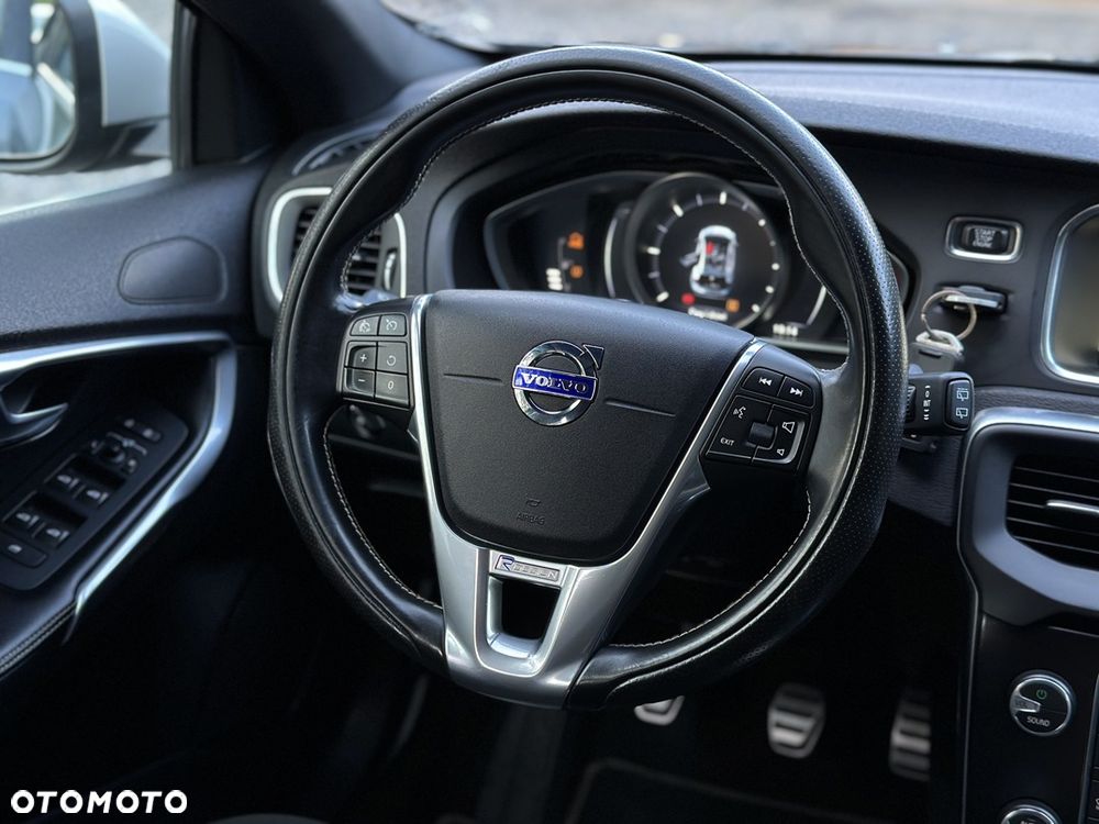 Volvo V40 D2 Drive-E R-Design Kinetic - 24