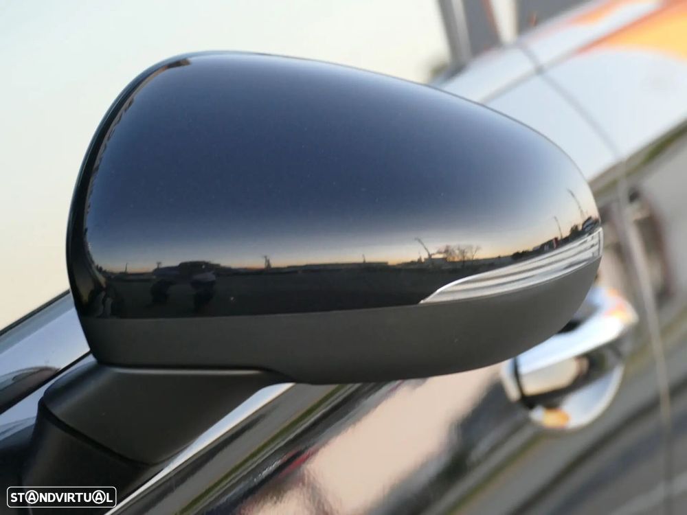 Mercedes-Benz A 250 Limousine e AMG Line - 11