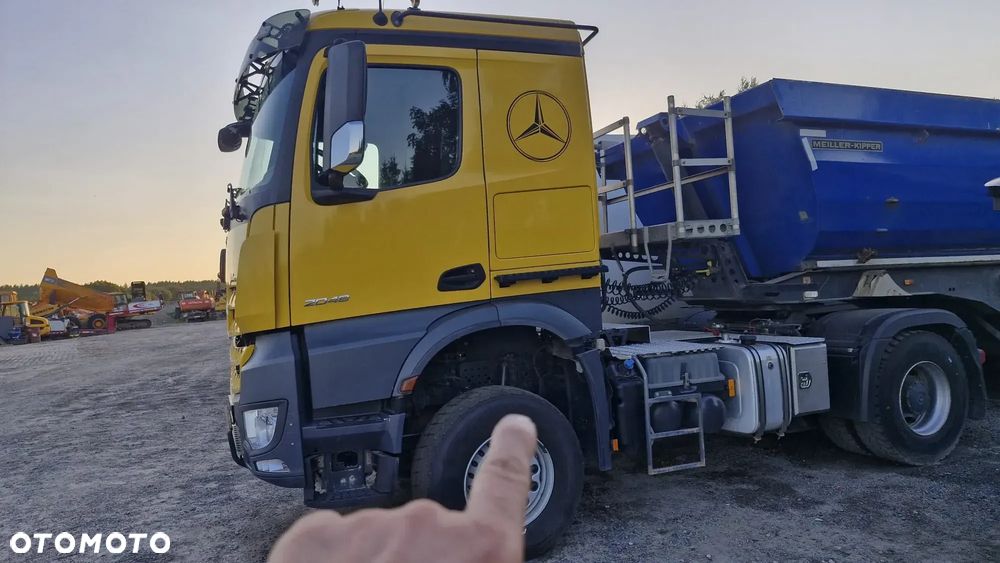 Mercedes-Benz AROCS - 1