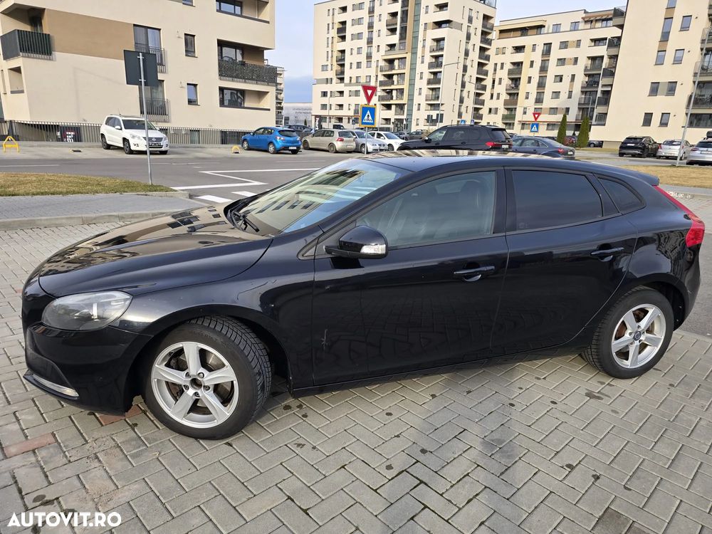 Volvo V40 D2 Aut. Momentum - 1
