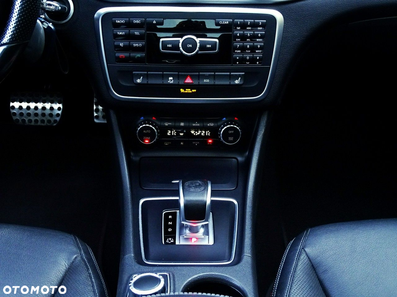 Mercedes-Benz GLA - 32