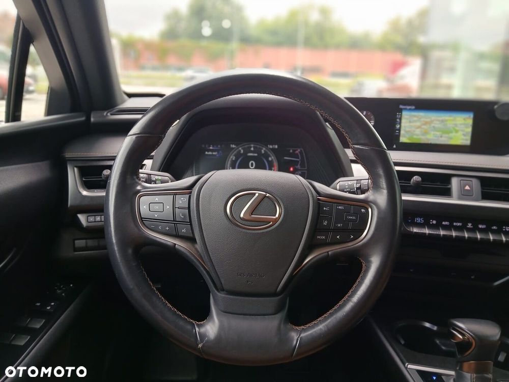 Lexus UX - 14