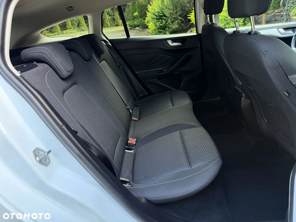 Ford Focus 1.5 EcoBlue Start-Stopp-System TITANIUM DESIGN - 24