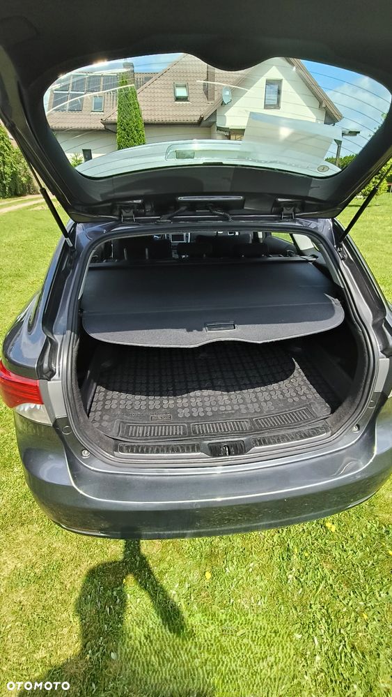 Toyota Avensis - 9