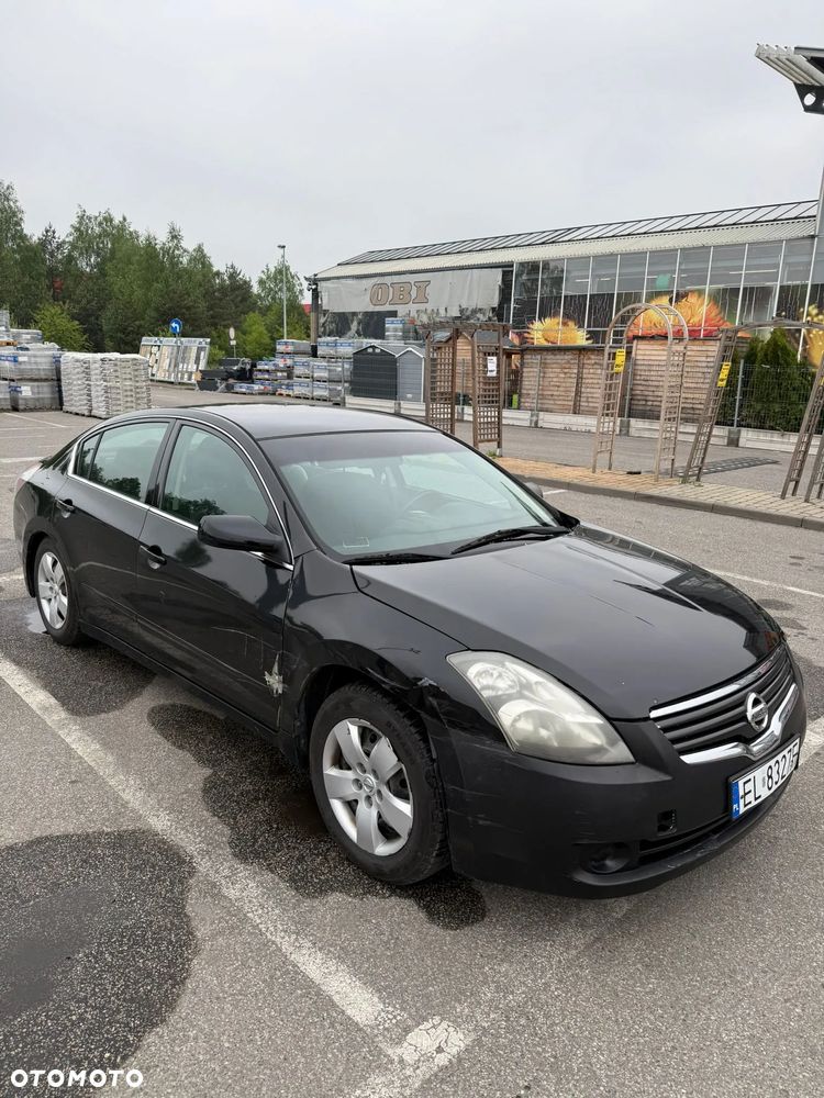Nissan Altima - 7
