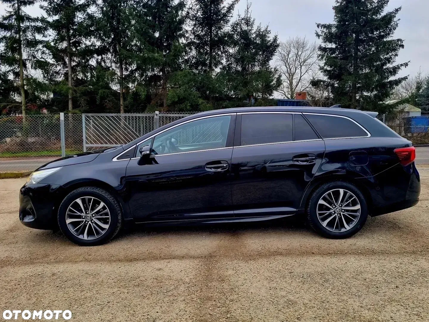 Toyota Avensis 1.8 Premium MS - 8