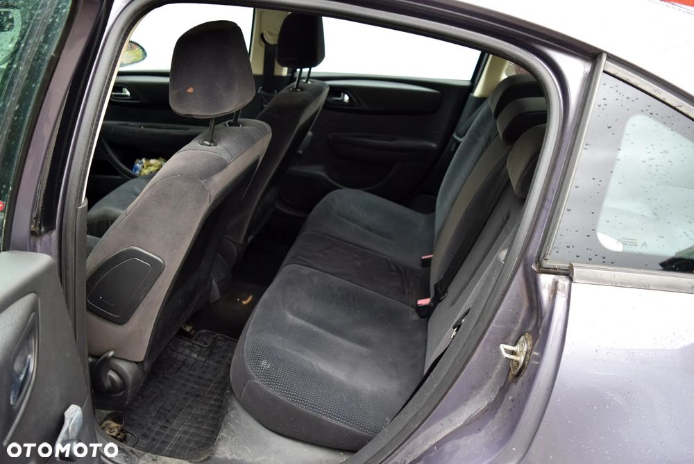 Citroën C4 1.4 16V Style - 8
