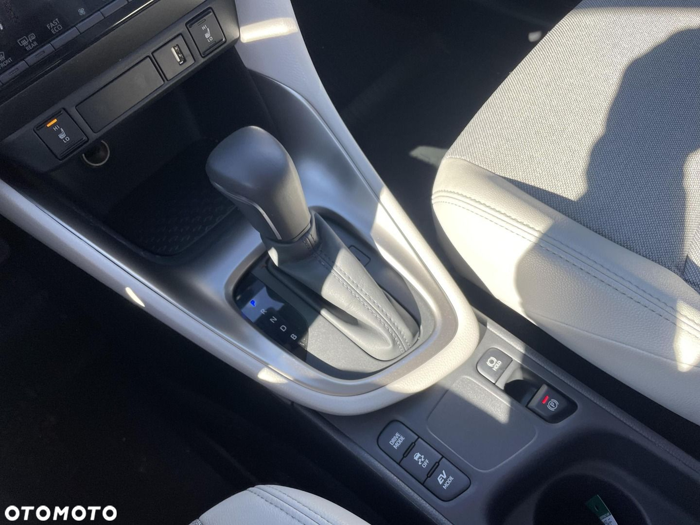 Toyota Yaris - 25