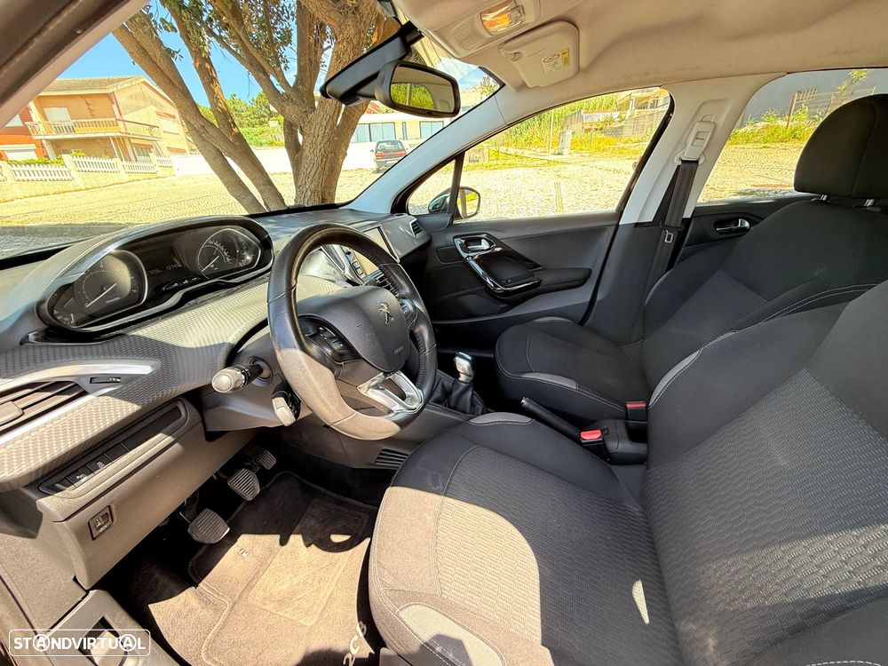 Peugeot 208 1.2 PureTech Style - 22