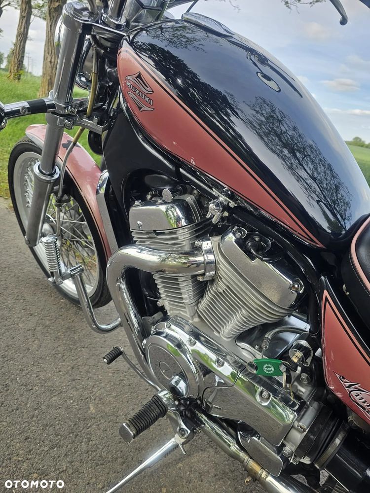 Suzuki Intruder - 12