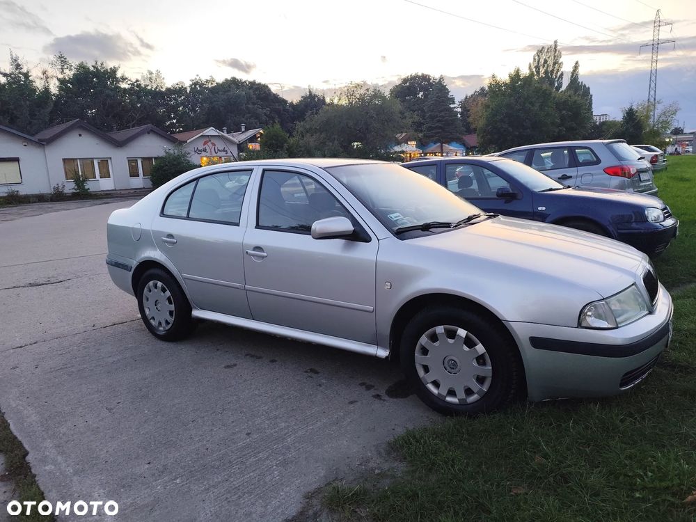 Skoda Octavia 2003 photo 2