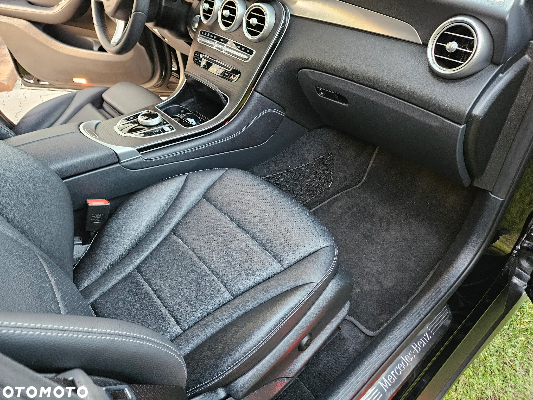 Mercedes-Benz GLC 300 4Matic 9G-TRONIC - 24