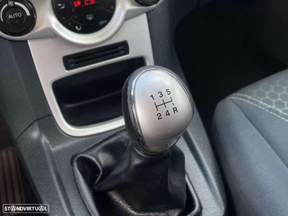 Ford Fiesta 1.25 Titanium - 27