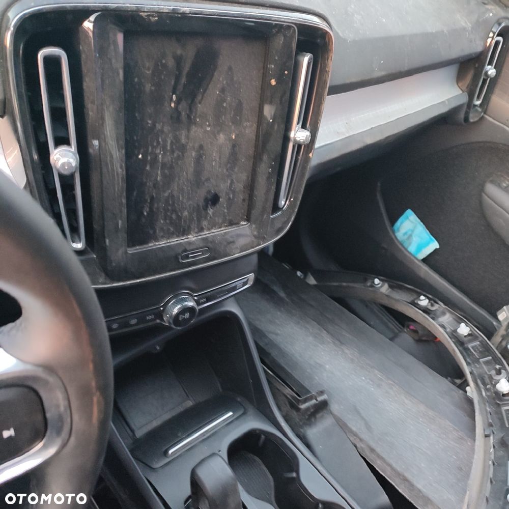 Volvo XC 40 - 5