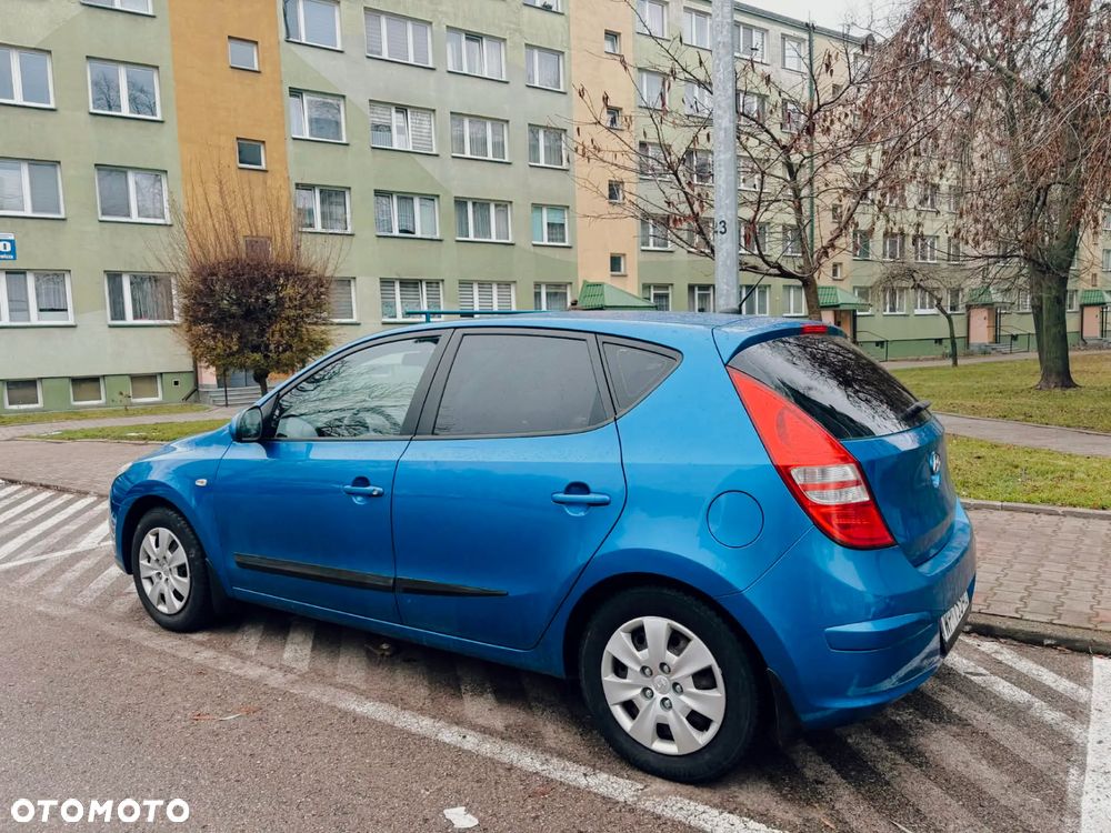 Hyundai i30 1.4 Base + - 3