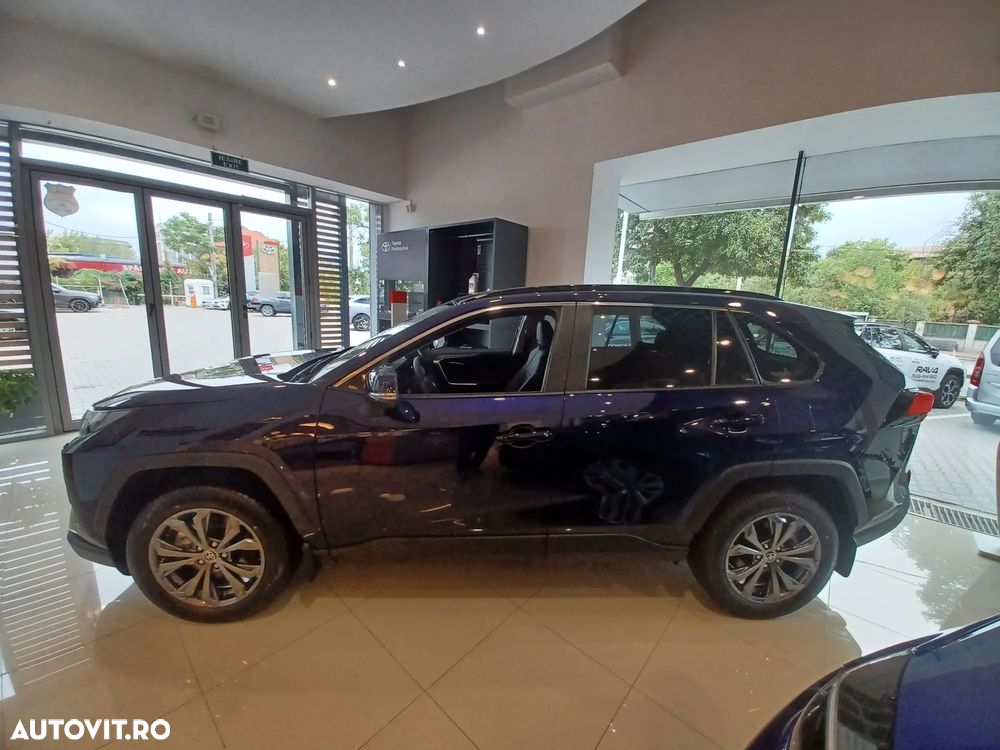 Toyota RAV4 - 6